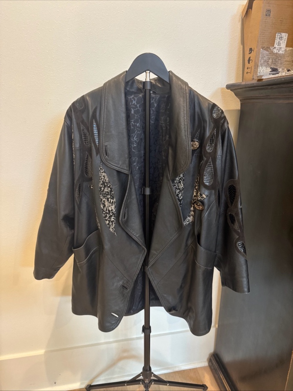 Vintage 80s Black Women's Leather Open-Front Jacket with suede Detail‎